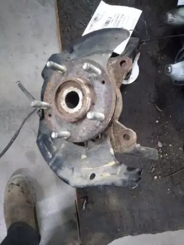 2014-2017 Hyundai Azera Driver Left Front Spindle Knuckle OEM used OEM steering knuckle
