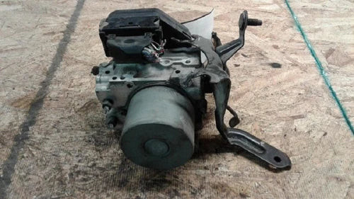 2009-2010 Pontiac Vibe ABS Anti Lock Brake Actuator Pump OEM used OEM ABS pump and module