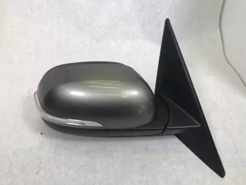 2014-2019 Kia Soul Passenger RH Side View Door Mirror Turn Signal OEM used OEM door mirror