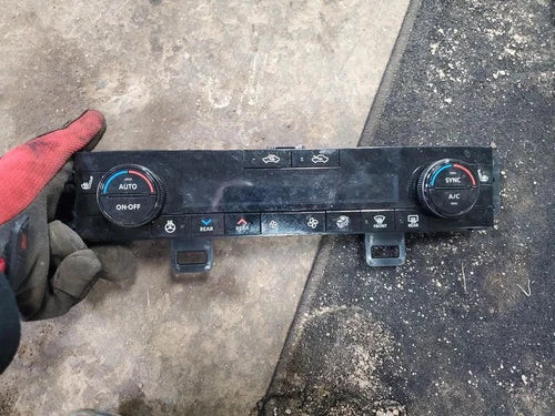 2021-2024 Nissan Rogue AC Heater Temperature Control Unit OEM used OEM A/C climate control module