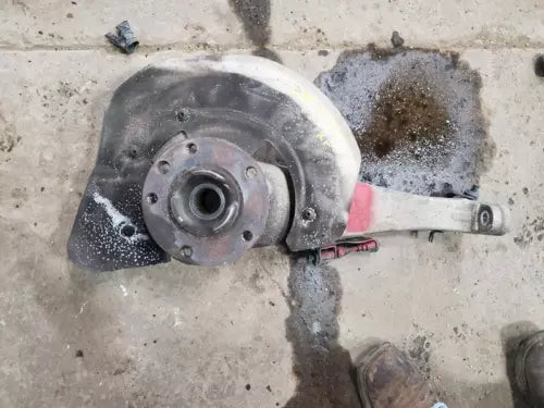 2011-2018 Porsche Cayenne Passenger Right Front Spindle Knuckle OEM used OEM steering knuckle