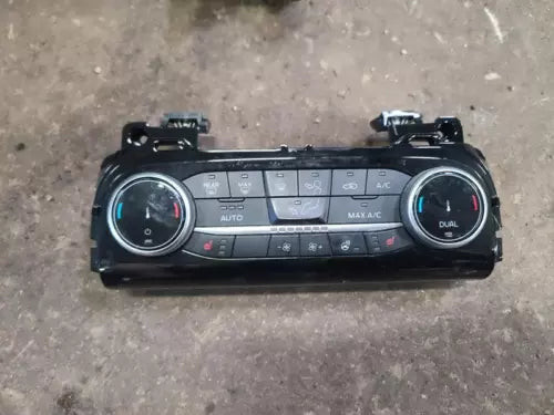 2022 Ford Escape Climate AC Heater Control OEM used OEM A/C climate control module
