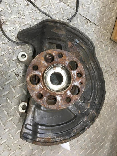 2017-2019 Infiniti QX30 Passenger Right Front Spindle Knuckle OEM used OEM steering knuckle