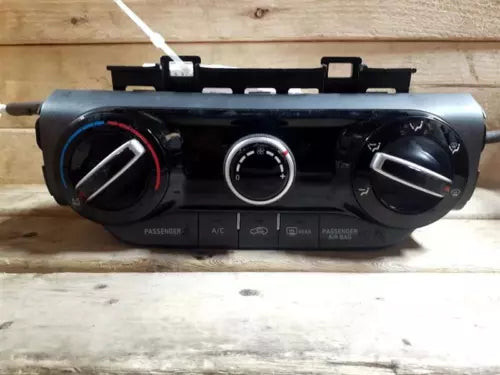 2022-2023 Hyundai Kona AC Heater Temperature Control Unit OEM used OEM A/C climate control module