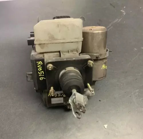 2001-2002 Toyota 4RUNNER ABS ANTI-LOCK BRAKE PUMP MASTER CYLINDER 47050-35010 Used OEM ABS pump and module used OEM ABS pump and module