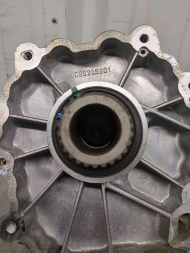 2013-2014 Mercedes GL Class Transfer Case Assembly OEM used OEM transfer case