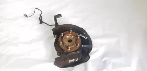 2007-2014 Toyota FJ Cruiser Right Passenger RH Front Spindle Knuckle OEM used OEM steering knuckle