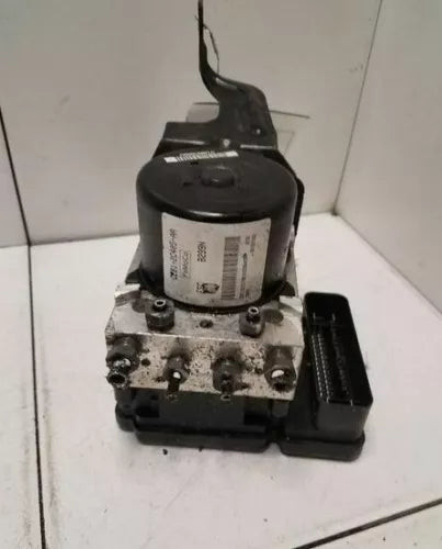 2012 - 2013 Ford Fiesta ABS Anti Lock Brake Actuator Pump OEM used OEM ABS pump and module