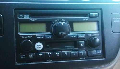 2002-2004 Honda Odyssey Radio Receiver EX AM FM CD Cassette OEM 02 03 04 used OEM radio receiver