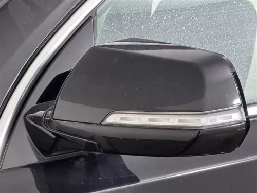 2018-2022 Chevrolet Traverse Mirror Right Passenger Side Door Mirror Black OEM used OEM door mirror