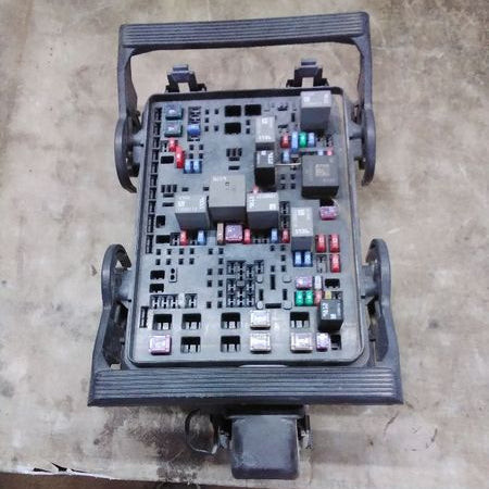 2015-2019 GMC SIERRA 2500 3500 Pickup Engine Fuse Box GENUINE OEM used OEM fuse box or power module