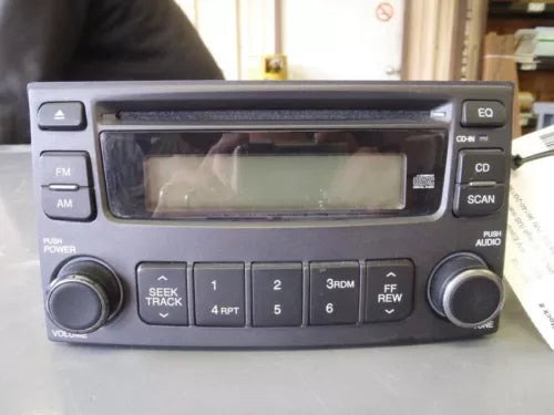 2006-2007 Kia Optima AM FM CD Player Audio Stereo Radio Receiver OEM used OEM radio receiver