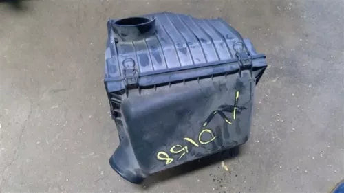 2008-2012 Jeep Liberty Air Cleaner Box Assembly 3.7L OEM used OEM air cleaner assembly