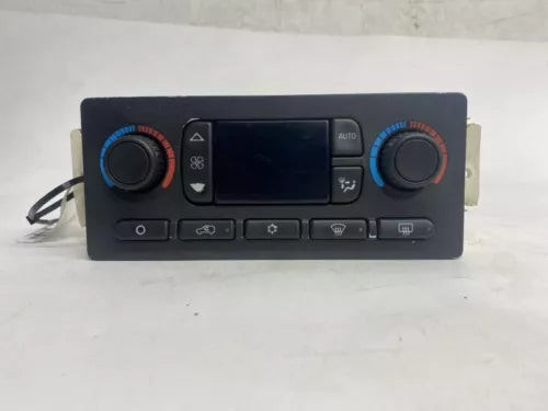 2005-2006 Chevrolet Chevy Suburban 1500 Automatic AC Temperature Control OEM used OEM A/C climate control module