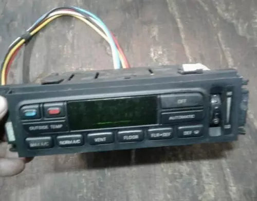 2003-2011 Mercury Grand Marquis AT AC Heater Temperature OEM Climate Control used OEM A/C climate control module