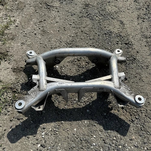 BMW M5 M6 F10 F06 F12 F13 13-19 Rear Suspension Subframe Cross Member Oem used OEM rear subframe and crossmember