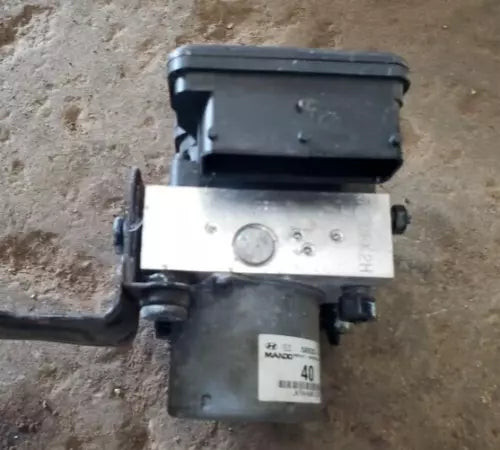 2012-2015 Kia Rio 1.6L Anti Lock Brake Pump OEM Assembly 589201-W400 Used used OEM ABS pump and module
