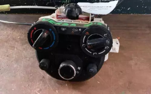 2015-2019 Nissan Versa A/C Heater Temperature OEM Climate Control used OEM A/C climate control module
