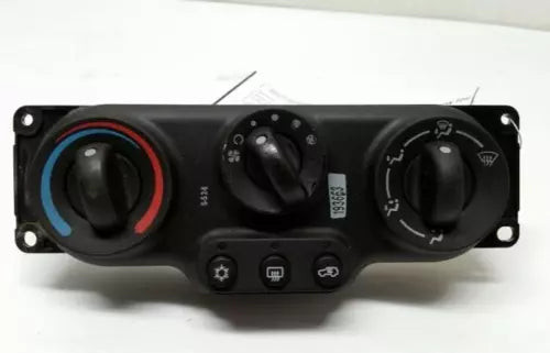 2005 CHEVY EQUINOX AC HEATER CONTROL CLIMATE CONTROL TEMPERATURE CONTROL OEM used OEM A/C climate control module