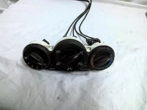 2000-2007 Ford Focus AC Heater Control Assembly OEM used OEM A/C climate control module