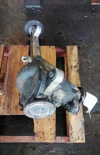 2004 2005 Ford Truck F150 3.55 Ratio Front Axle Differential Carrier updated Style Used OEM differential carrier used OEM differential carrier