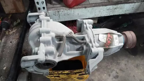 2015-2018 Ford Edge 2.0L 2.7L Rear Axle Differential Carrier Assembly OEM 15-18 Used used OEM differential carrier