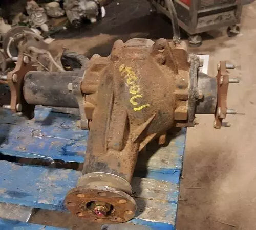 2006-2008 Suzuki Grand Vitara Rear Axle Differential Carrier Assembly 4x2 AT Used OEM differential carrier used OEM differential carrier