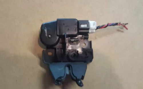 Nissan Altima Power Trunk Latch 2006-2009 used OEM deck lid or liftgate latch