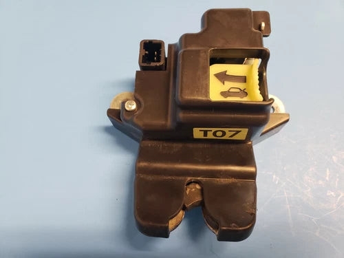 Kia Forte 2009 - 2013 Trunk Latch Rear Lid Lock Actuator Koup OEM 812301M070 used OEM deck lid or liftgate latch