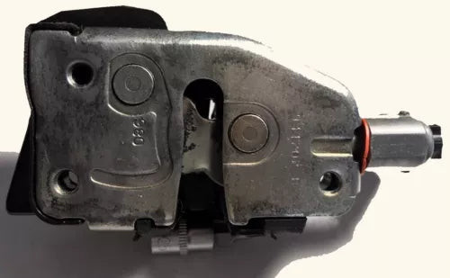 FORD EXPEDITION/ NAVIGATOR 1997-2002 REAR LIFTGATE TRUNK LOCK LATCH ACTUATOR OEM used OEM deck lid or liftgate latch