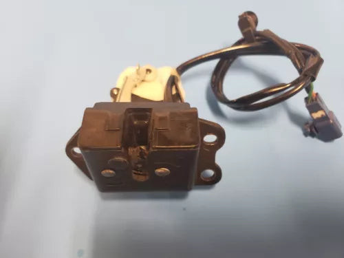 Scion xB 2004 - 2006 OEM Trunk Latch Liftgate Lid Lock Actuator 69350-52100 used OEM deck lid or liftgate latch