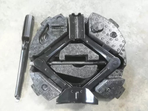 2013-2019 Ford Escape 2015-2019 Lincoln MKC Jack Assembly Oem used OEM jack and tool kit