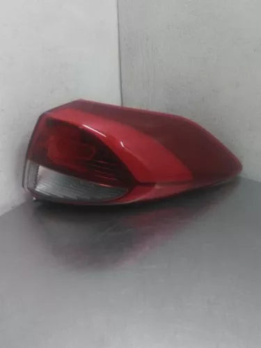 2016-2018 Hyundai Tucson Rear Right Passenger Side Tail Light Assembly Oem used OEM tail light