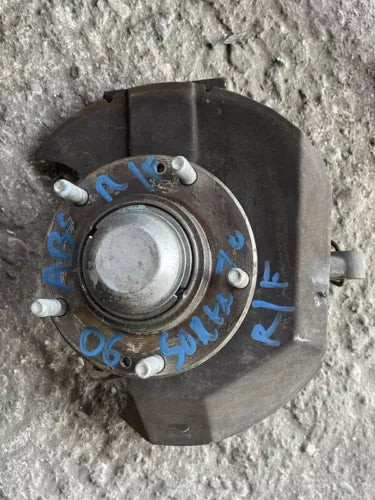 2003-2006 Kia Sorento Front Right Passenger Spindle Knuckle Assembly Oem used OEM steering knuckle