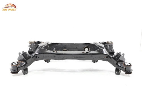 2017-23 CHRYSLER 300 AWD REAR SUBFRAME SUB FRAME CROSSMEMBER CROSS MEMBER OEM used OEM rear subframe and crossmember
