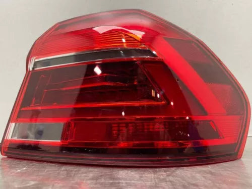 2016 Volkswagen Passat Passenger Side Quarter Panel Tail Light Assembly RH Oem used OEM tail light