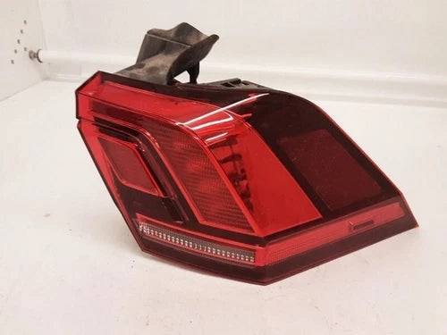 2018-2023 Volkswagen Tiguan Outer Rear RH Passenger Side Tail Light Assembly Oem used OEM tail light