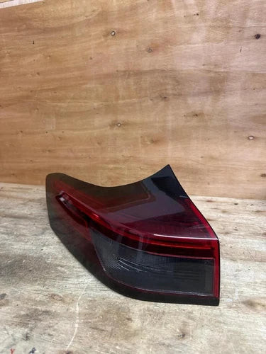 2021-2024 Nissan Rouge Rear Left Driver Side Tail Light Assembly Oem used OEM tail light