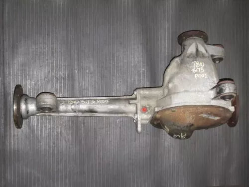 2003-2006 Lincoln Navigator Front Axle Differential Carrier Assembly 3.73 Ratio Used OEM differential carrier used OEM differential carrier