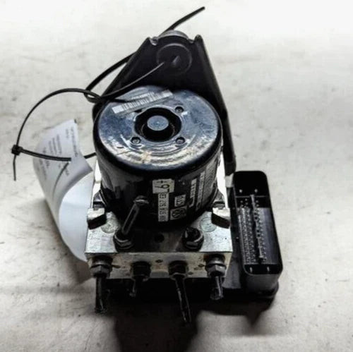 2013-2015 Volkswagen Passat Golf & Golf GTI Anti Lock Brake Pump Assembly Used used OEM ABS pump and module