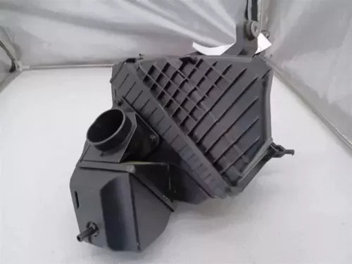 2016-2017 Hyundai Sonata 2.4L Air Cleaner Air Intake Box Cleaner Assembly OEM used OEM air cleaner assembly