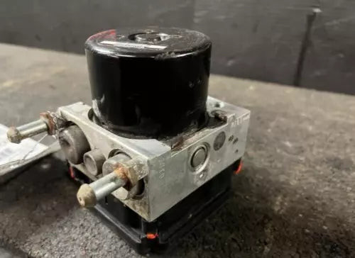 2010 2011 Subaru Legacy Outback Anti-Lock Brake Pump Assembly ABS USED used OEM ABS pump and module