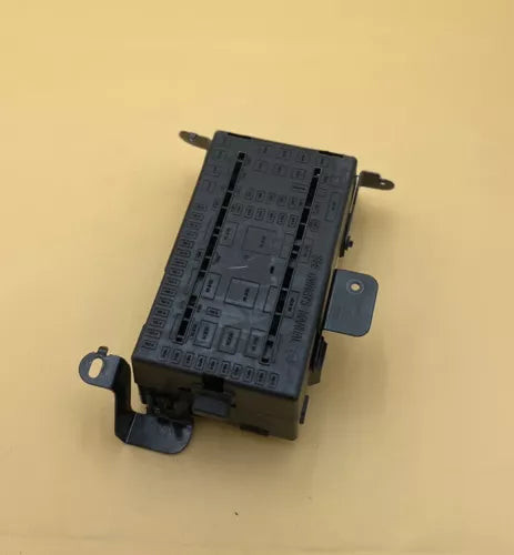Ford F250 F-250 Excursion Interior Fuse Junction Relay Box 05-07 5C3T-14A067-BD used OEM fuse box or power module