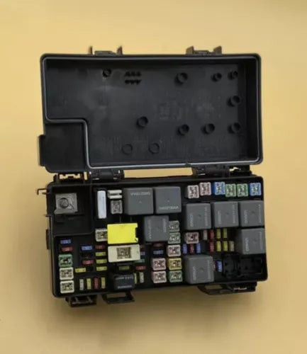 VW ROUTAN DODGE GRAND CARAVAN TOWN COUNTRY FUSE BOX TIPM 07-08 04692302AB OEM used OEM fuse box or power module