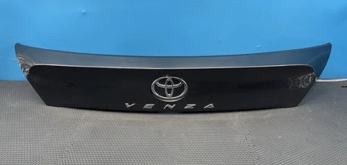 Toyota Venza Tail Gate Trim Panel w/Camera Gray Metallic 2009-2015 used OEM auto part