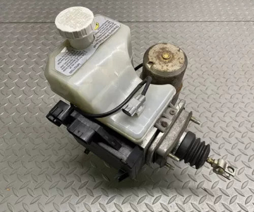 Mitsubishi Montero ABS Brake Booster Pump Master Cylinder 2003-2006 MR569728 OEM Used used OEM ABS pump and module
