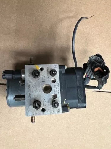2003-2004 Infiniti M45 ABS Anti-lock Brake Pump Assembly OEM used OEM ABS pump and module