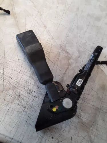 2011-2020 Crysler Town Country Driver Seat Belt Buckle Black Power Seat OEM used OEM seat belt assembly