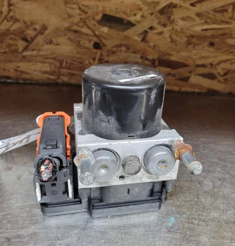 2010-2011 Subaru Outback Legacy Anti-Lock Brake Pump Assembly OEM used OEM ABS pump and module