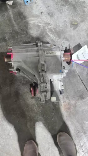 2005-2010 Jeep Grand Cherokee 4.7L & 5.7L Transfer Case Assembly NV 245 USED used OEM transfer case